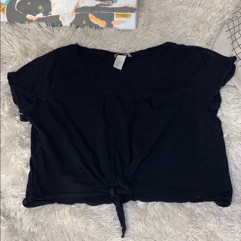 Crop Top w/ knot in front